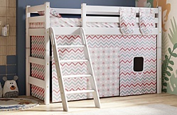Кровать Соня Вариант 10 с наклонной лестницей со шторой, подушкой 40х40 и 2-мя карманами Белый полупрозрачный/Зигзаг коралловый в Алдане - aldan.mebel54.com | фото